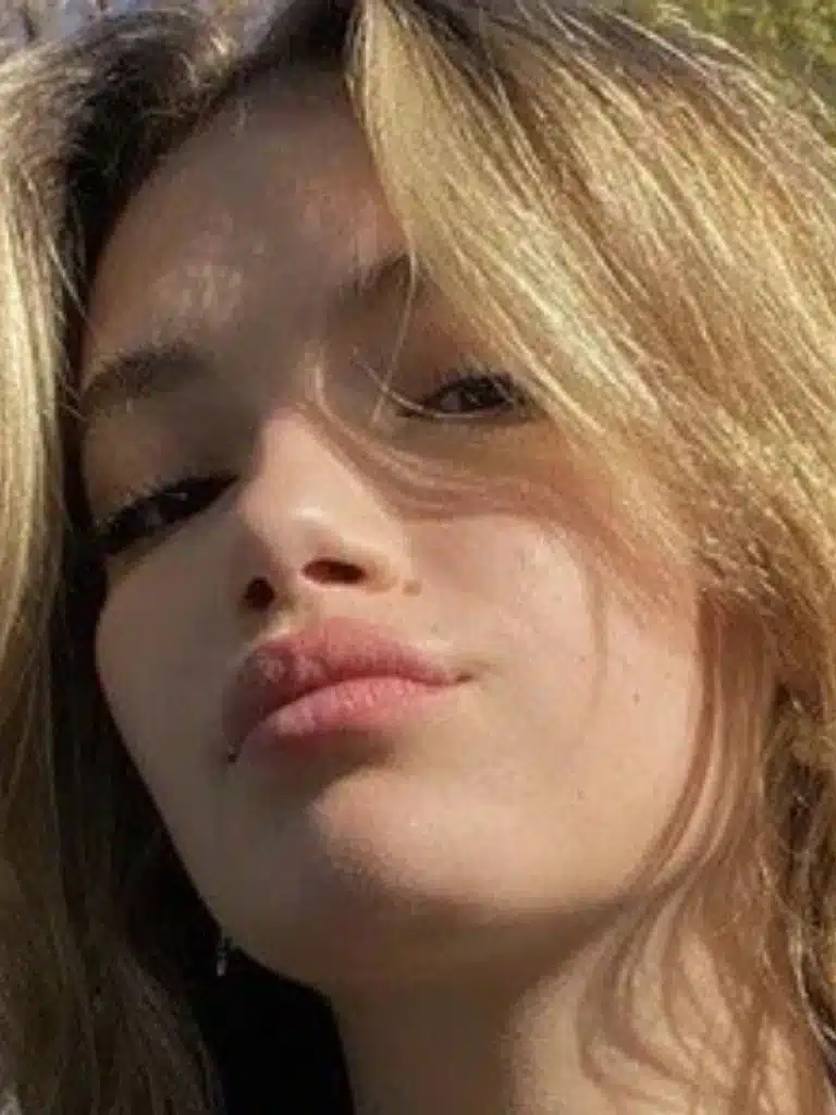 Lexi Burnett Biography: Wiki, Age, Career, Height, Weight, Husband, Net Worth & More